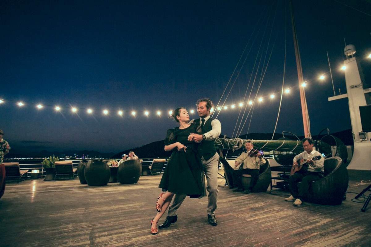 Combo 3N2Đ Citadines Bayfron 5* Nha Trang + Du thuyền Sealife Nha Trang – Ngắm hoàng hôn