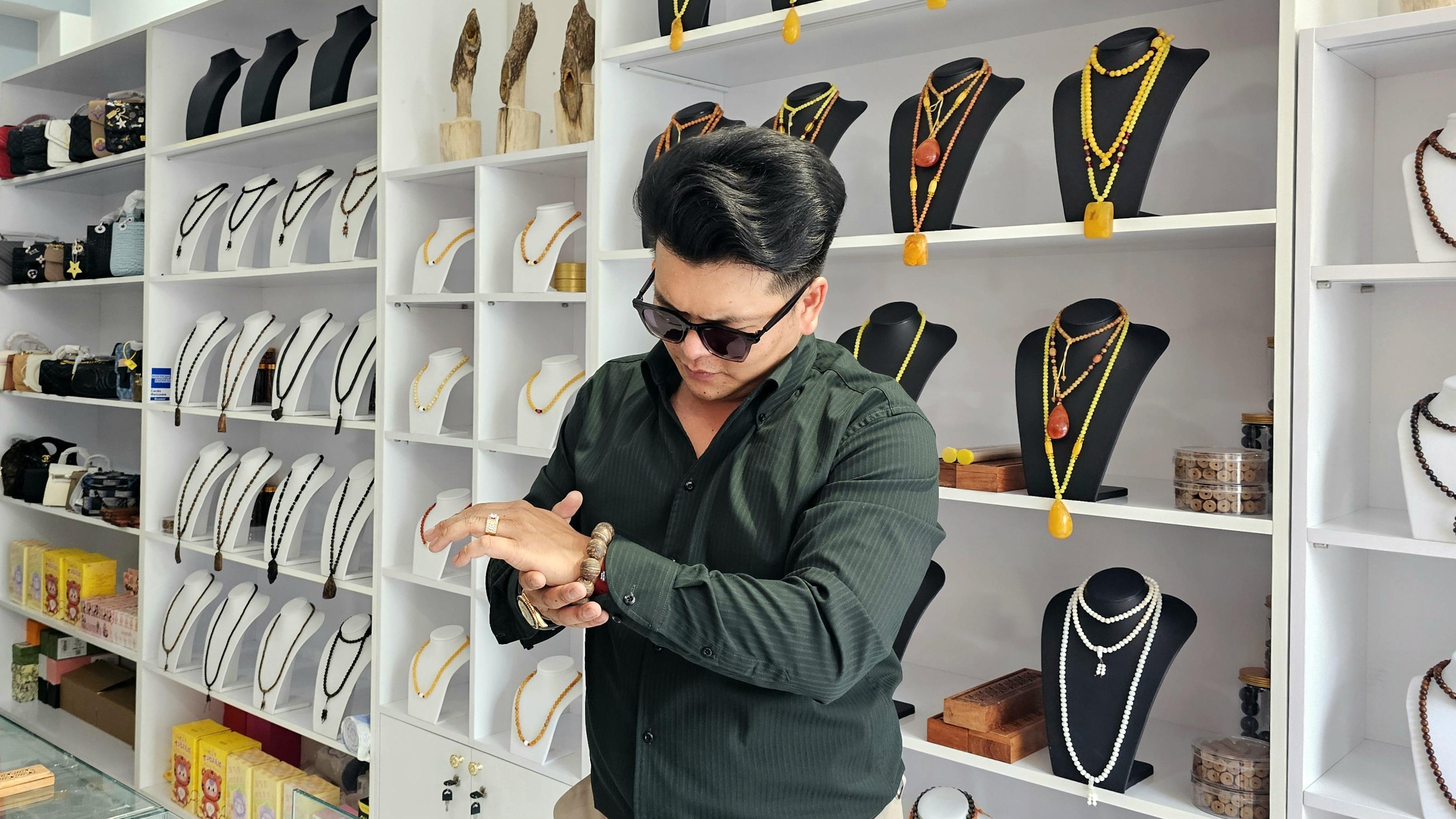 Trải nghiệm vòng trầm tại không gian trưng bày năm 2025